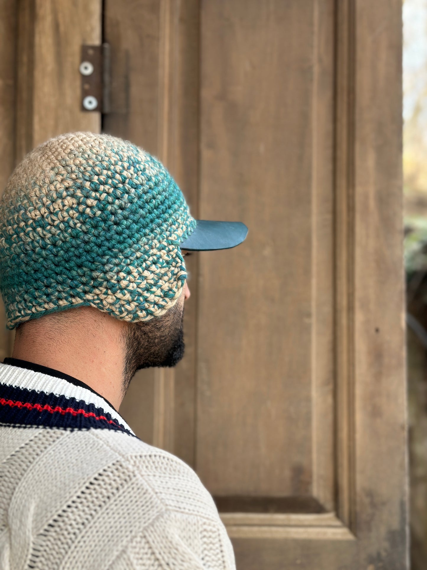 Crochet cap with leather brim "Shotiko"