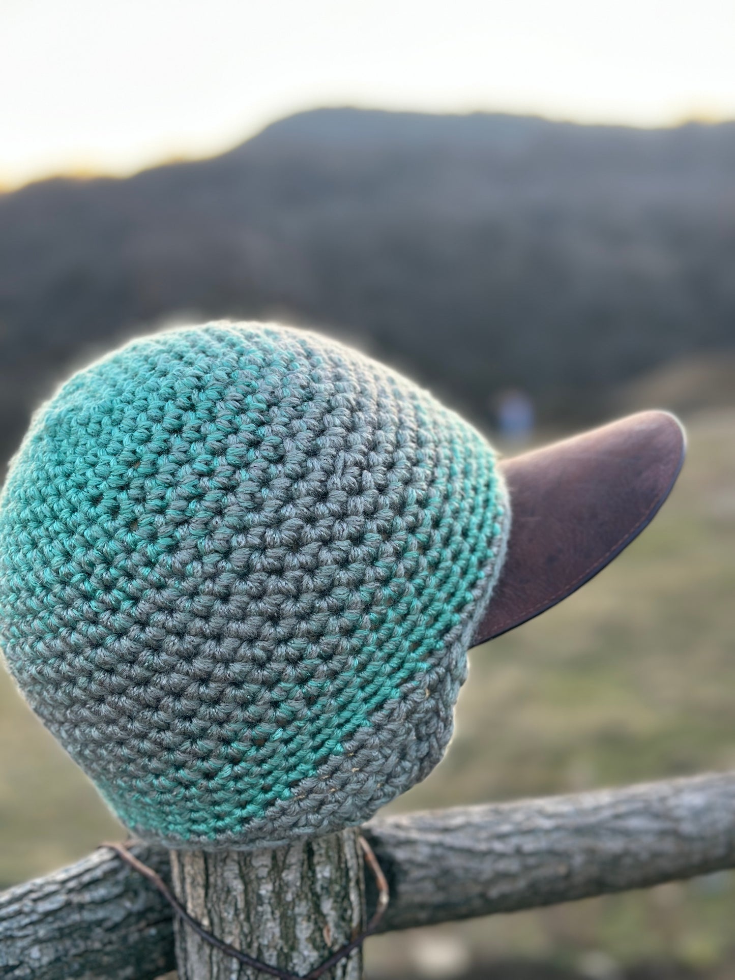 Crochet cap with leather brim "Shotiko"