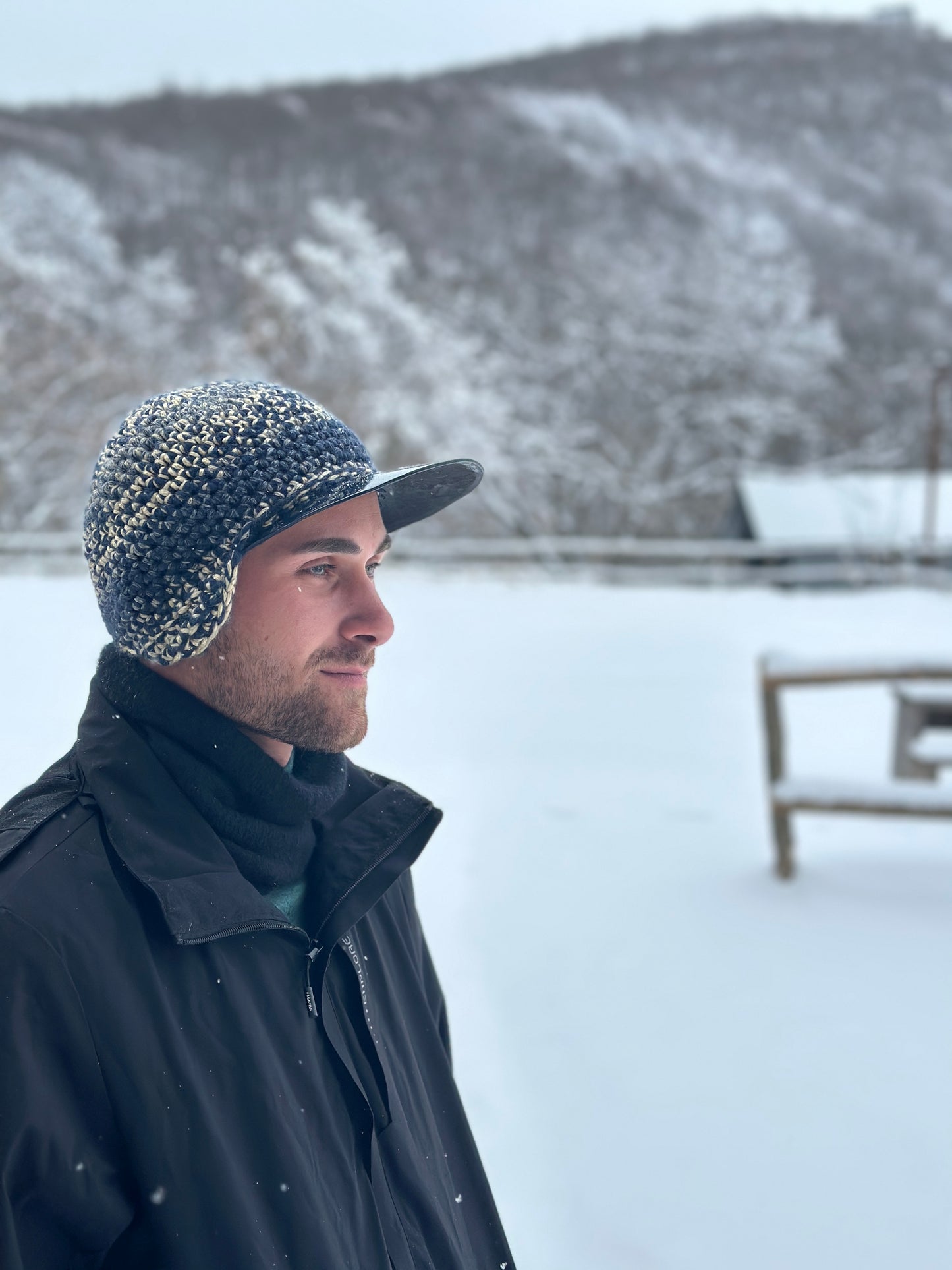 Crochet cap with leather brim "Shotiko"